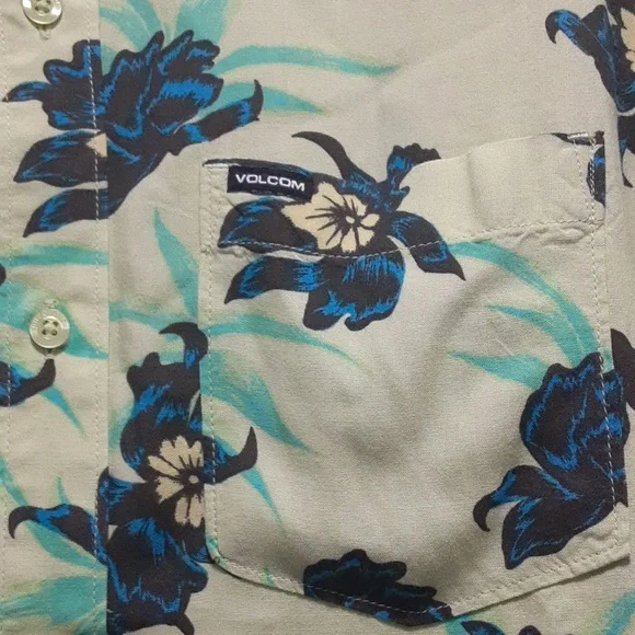 Volcom Green And Blue Hawaiian Shirt. Size Medium. New With Tags. - Picture 4 of 10